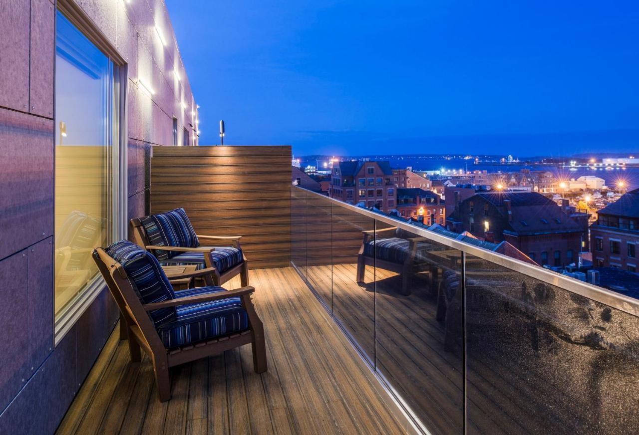 One-Bedroom King Suite with Sofa Bed, Balcony and Bay View,1217603200:JPEG