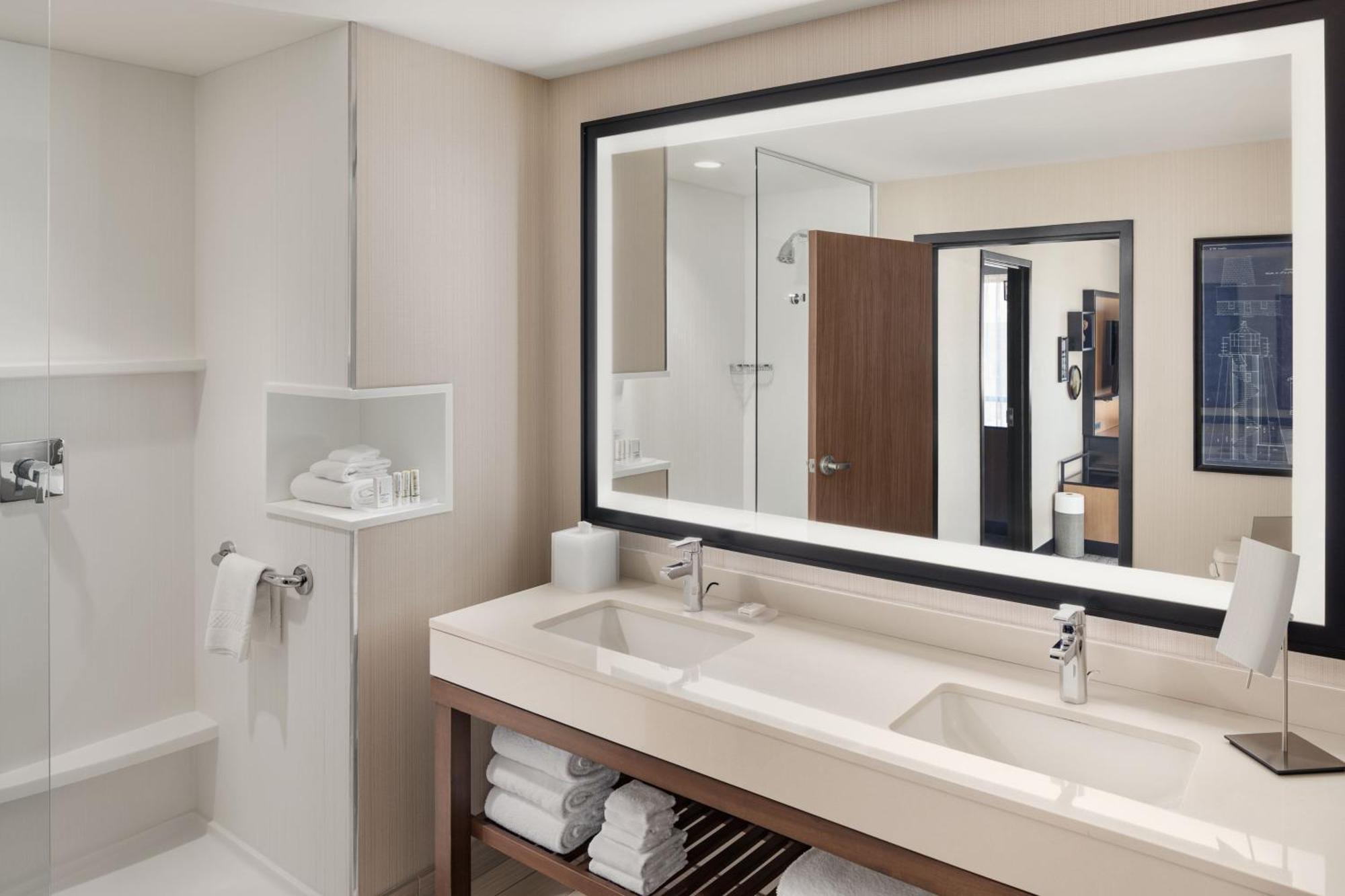 One-Bedroom King Suite with Sofa Bed - Hearing Accessible